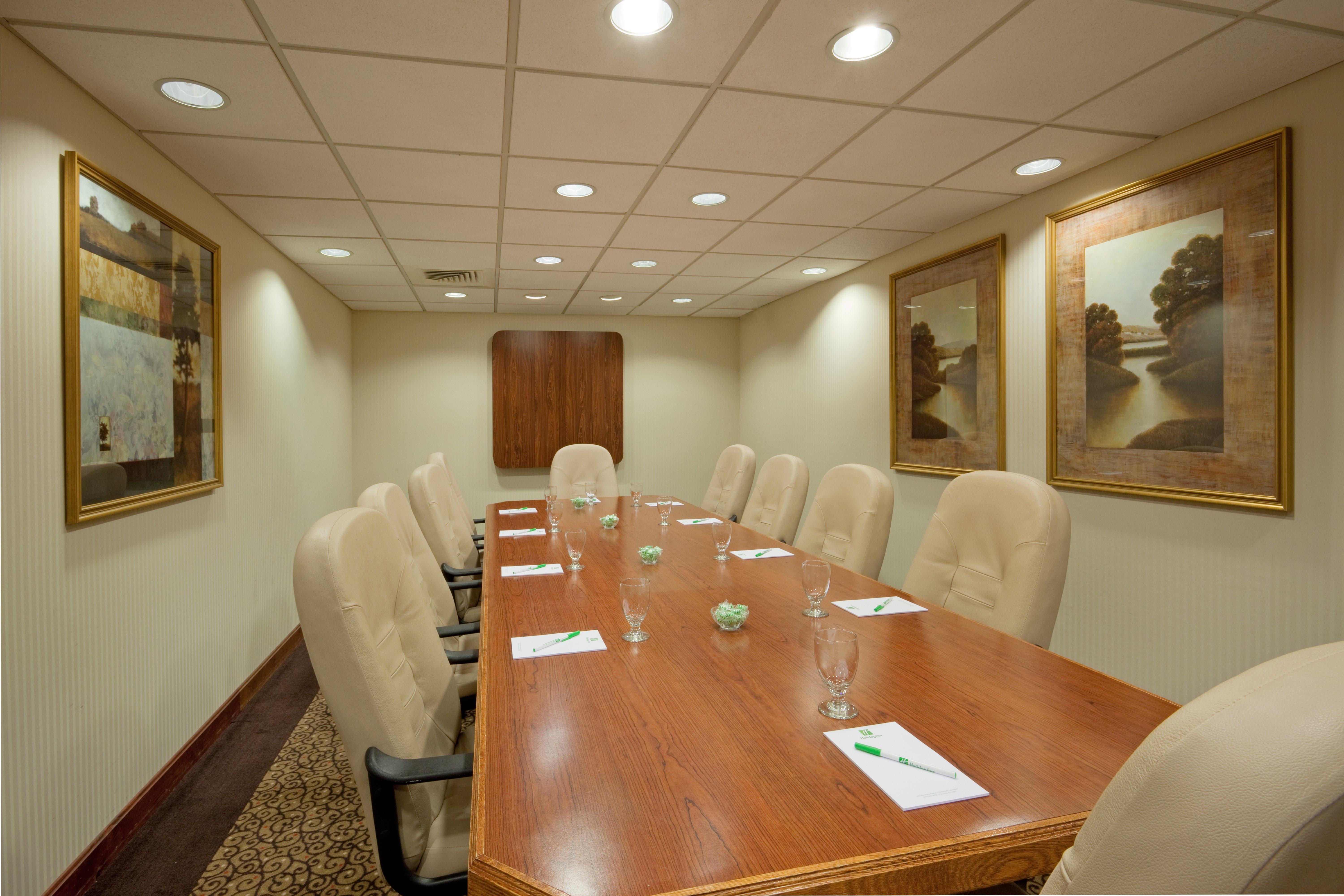 Holiday Inn Portsmouth By Ihg Exterior photo